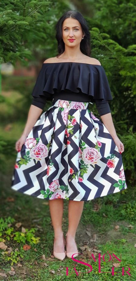 Midi sukňa s čiernym chevron vzorom z dielne KTD STYLE
