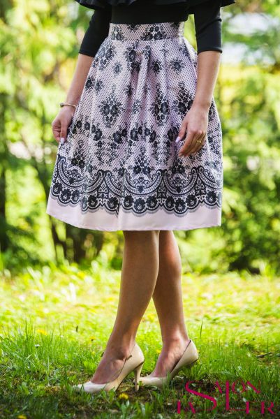 Midi sukňa marhuľová imitácia krajky z dielne KTD STYLE